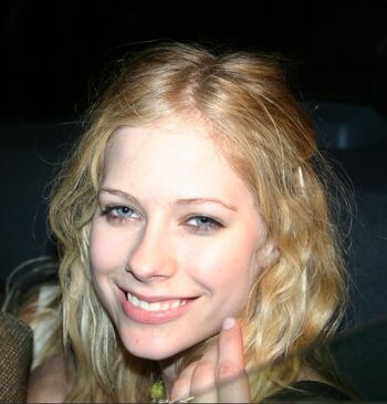 Full leaked Avril lavigne private photo