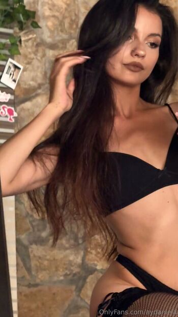 Full leaked Aydaniela page private photo