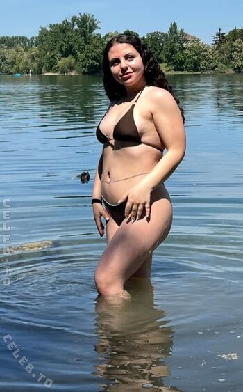 Full leaked Aylinaphrodite private photo
