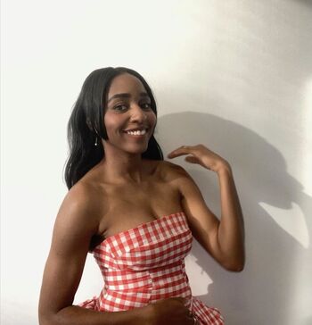Full leaked Ayo edebiri private photo