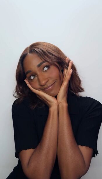 Full leaked Ayo edebiri private photo