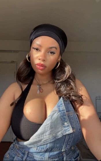 Full leaked Babeinpinksilk private photo