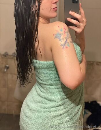 Full leaked Badandpretty private photo
