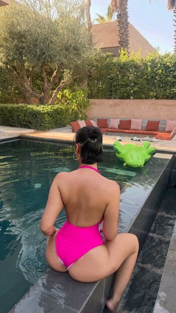 Full leaked Baddestines private photo