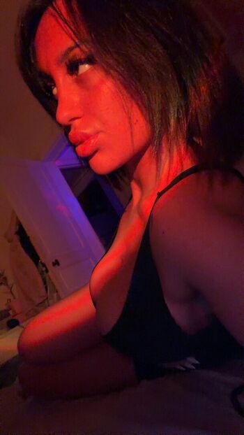 Full leaked Baddestines private photo