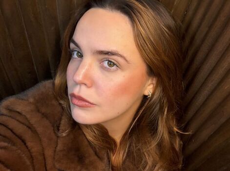 Full leaked Bailee madison page private photo