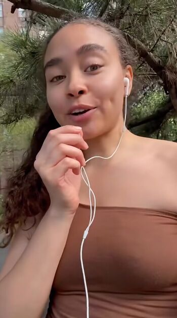 Full leaked Bailey bass private photo