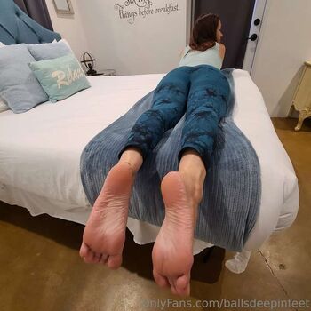 Full leaked Ballsdeepinfeet private photo