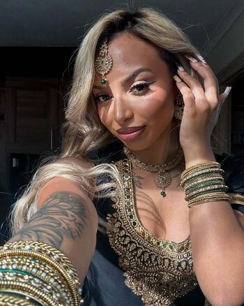 Full leaked Bangladeshi private onlyfans photo