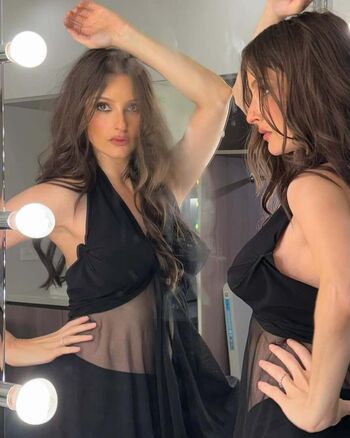 Full leaked Banks private photo