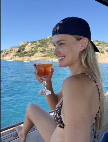 Full leaked Bar refaeli private photo