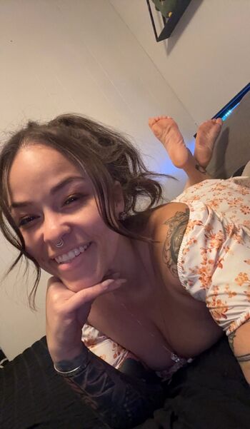 Full leaked Bare feet page private photo