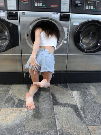 Full leaked Bare feet private photo