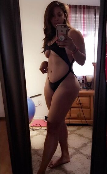 Full leaked Barefootbaddys private photo