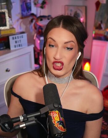 Full leaked Basicwitgirl private photo