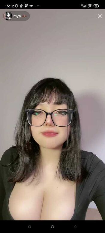 Full leaked Bat spitt private photo