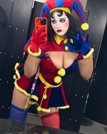 Full leaked Batmiilk private photo