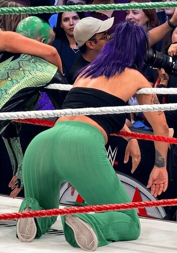 Full leaked Bayley private photo
