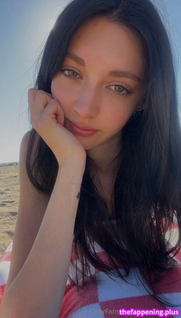 BBC Dildo Solos / Riding / Stroking / Sucking / etc. / https: / lyssaoficiall / talitasilvx Foto OnlyFans Nuda #395