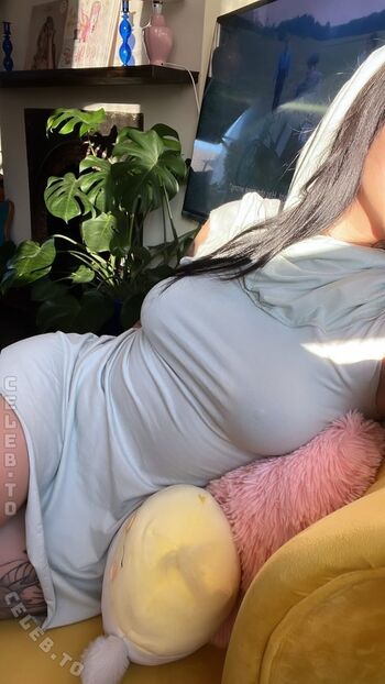 Full leaked Beabadoobee private photo