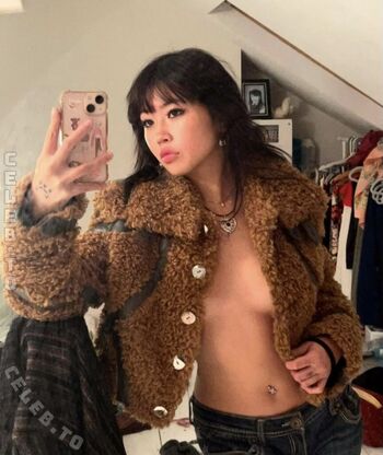 Full leaked Beabadoobee private photo