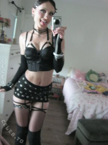 Full leaked Beebee page private photo