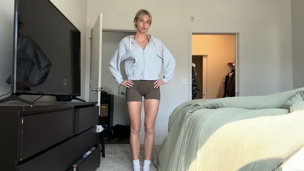 Full leaked Beez asmr page private photo