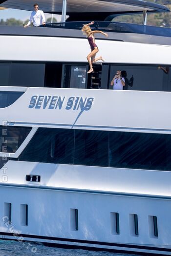 Full leaked Bella hadid private photo