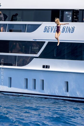 Full leaked Bella hadid private photo