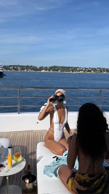 Full leaked Bella hadid private photo