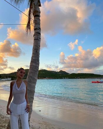 Full leaked Bella hadid private photo