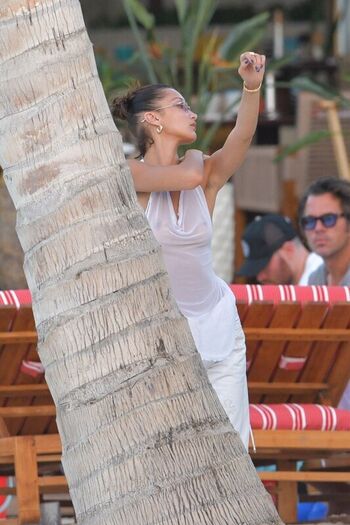 Full leaked Bella hadid private photo