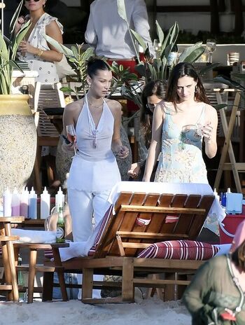 Full leaked Bella hadid private photo