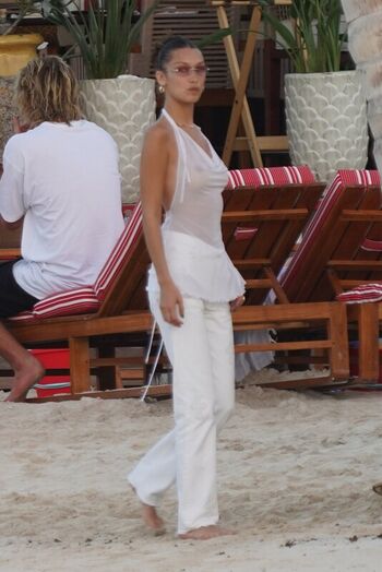 Full leaked Bella hadid private photo