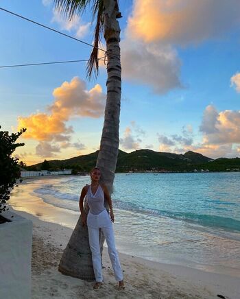 Full leaked Bella hadid private photo