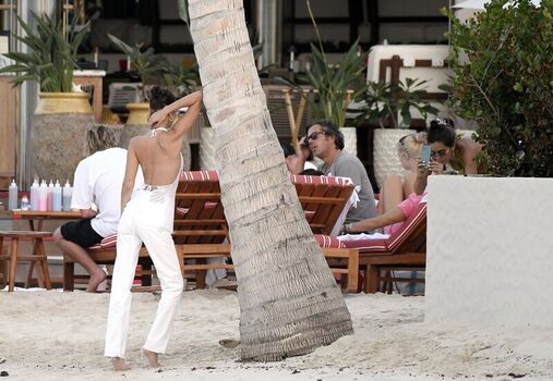 Full leaked Bella hadid private photo