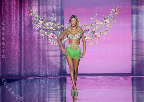 Full leaked Bella hadid private photo