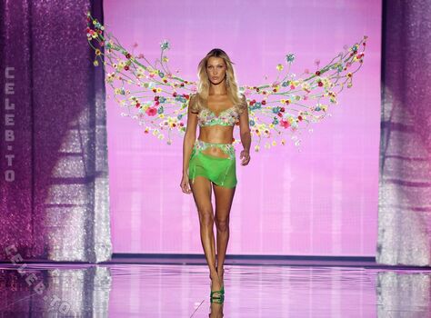 Full leaked Bella hadid private photo