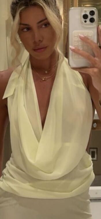 Full leaked Bella renaldi private onlyfans photo