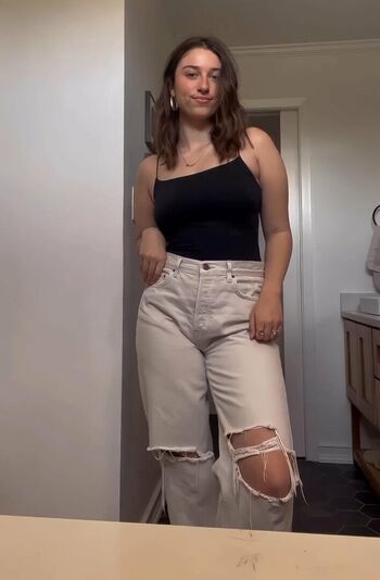 Full leaked Bella robertson private photo