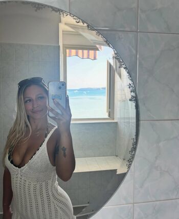 Full leaked Bella thiccc page private photo