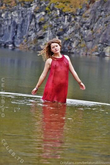 bellalunablossom