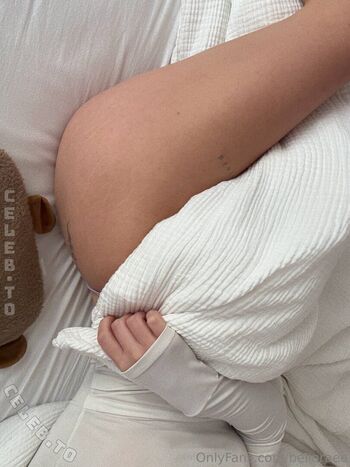 Full leaked Bellaraee private photo