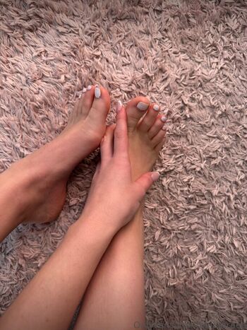 Full leaked Bellaraerae private photo