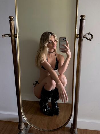 Full leaked Bellashhh  page private onlyfans photo