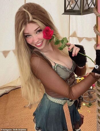 Belledelphine Onlyfans