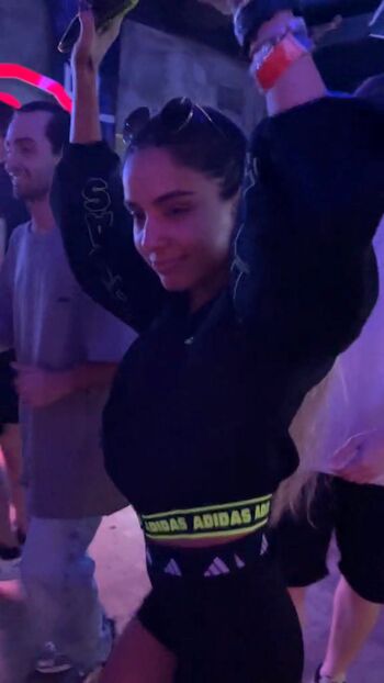 Full leaked Benvivien private photo