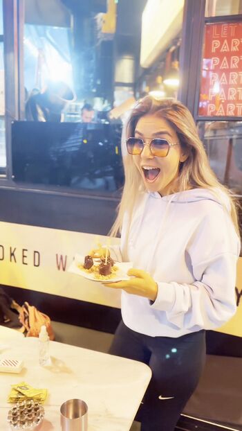 Full leaked Benvivien private photo