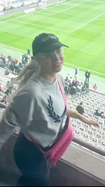 Full leaked Benvivien private photo