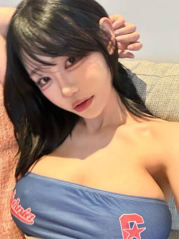 Full leaked Berry page private photo
